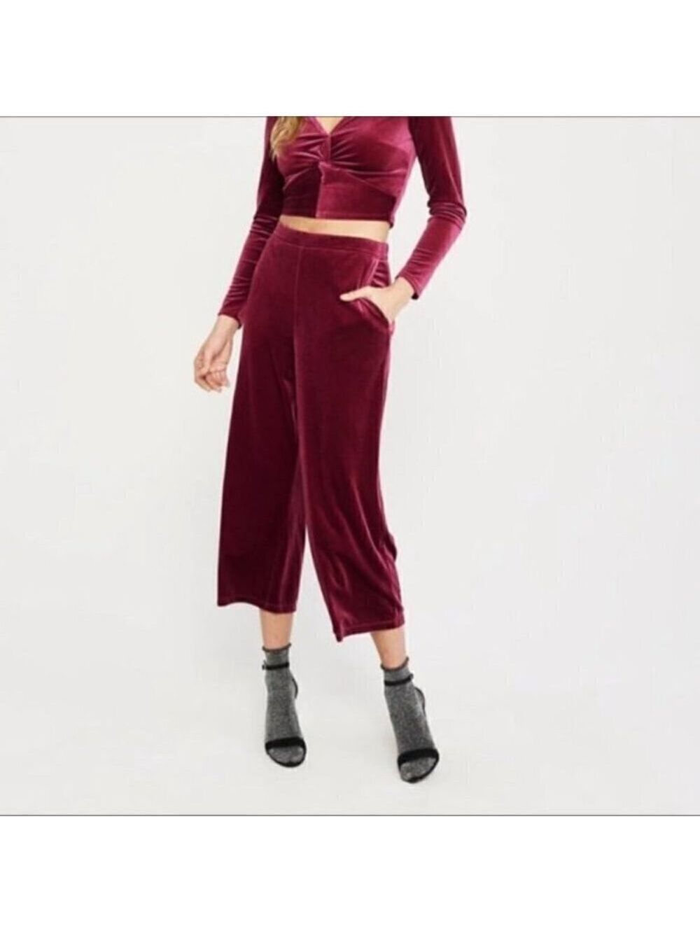 𝅺abercrombie & Fitch Wide Leg Crop Velvet Pants Size XS